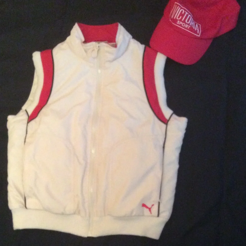 Super Cute Sporty Vintage Puma Puffy Zip‎ Up Crop Vest